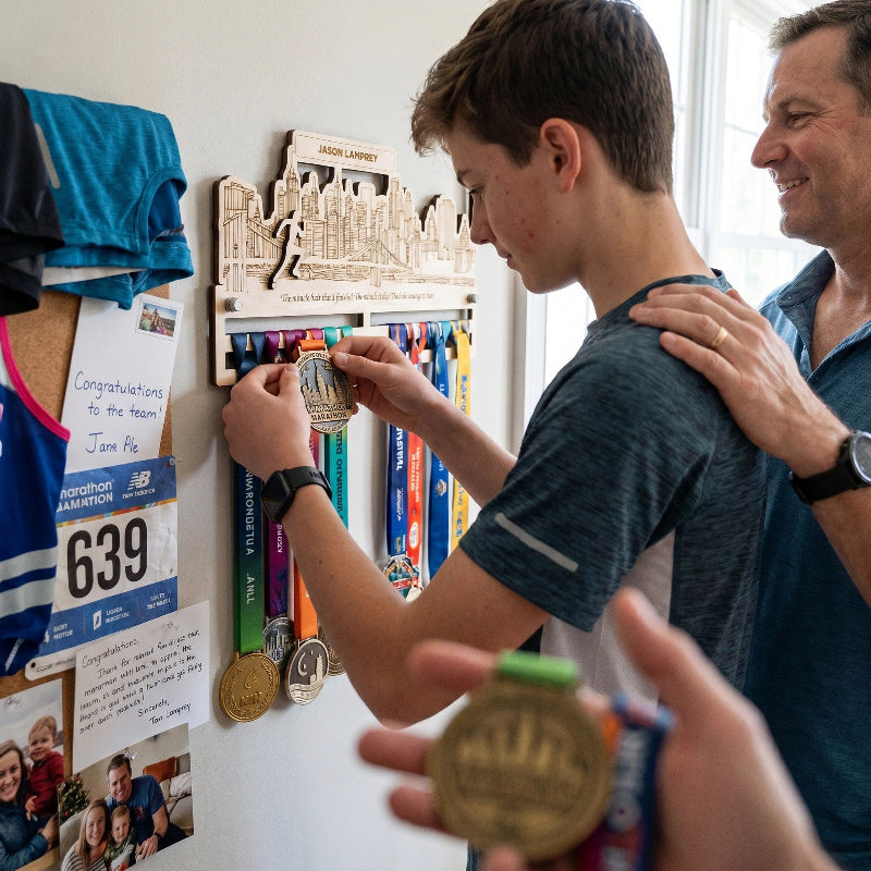 City Runner Medal Wooden Hanger, Personalized Marathon Medal Display, Custom Running Achievement Holder, Gift for Runners